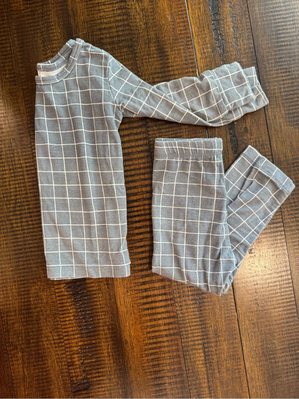 Quincy Mae Kids Gray Grid Long-Sleeve Pajama Set - 6-12M